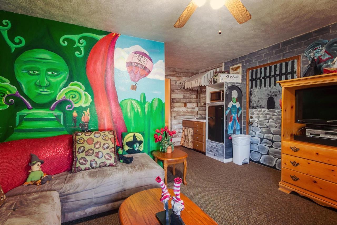 Simmer Motel Wamego Exterior foto